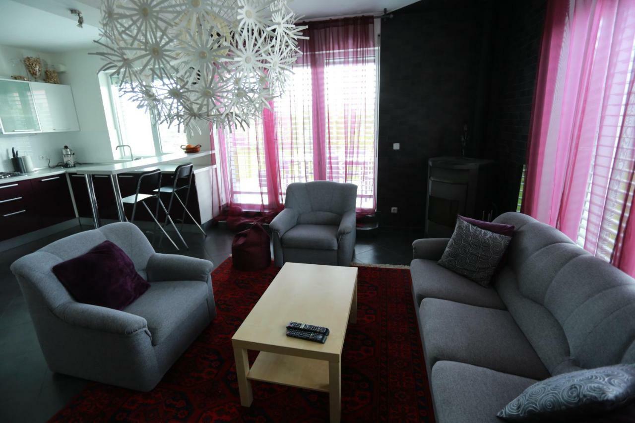 Sentis Hotel Uzhhorod Exterior photo