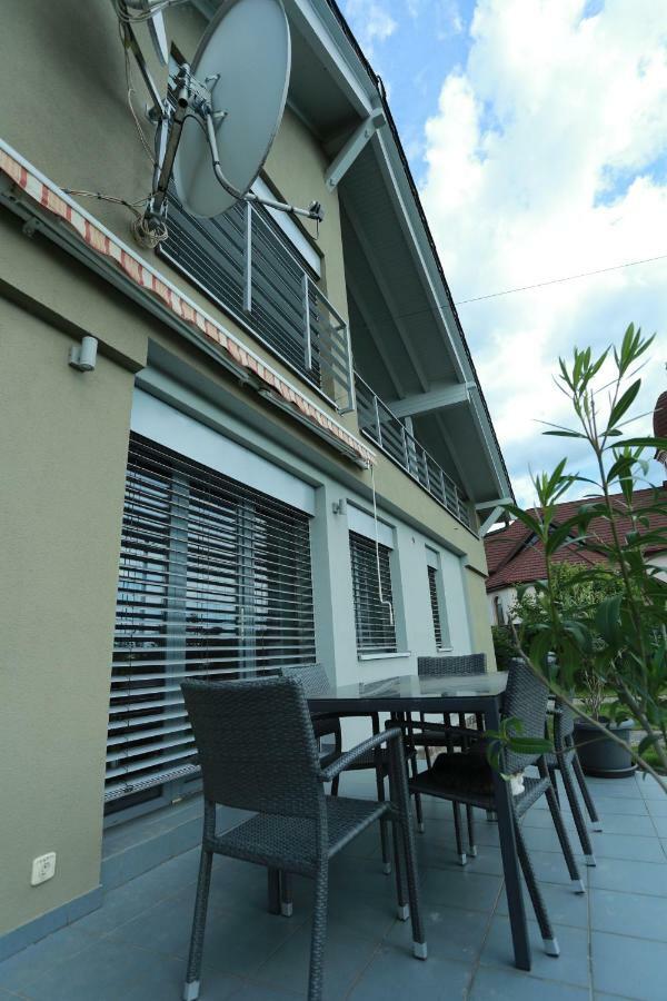 Sentis Hotel Uzhhorod Exterior photo